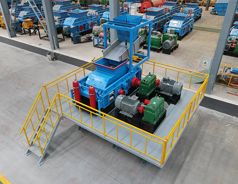 石灰巖破碎機，石灰巖制砂機，大型液壓對輥制砂機價格，對輥制砂機型號